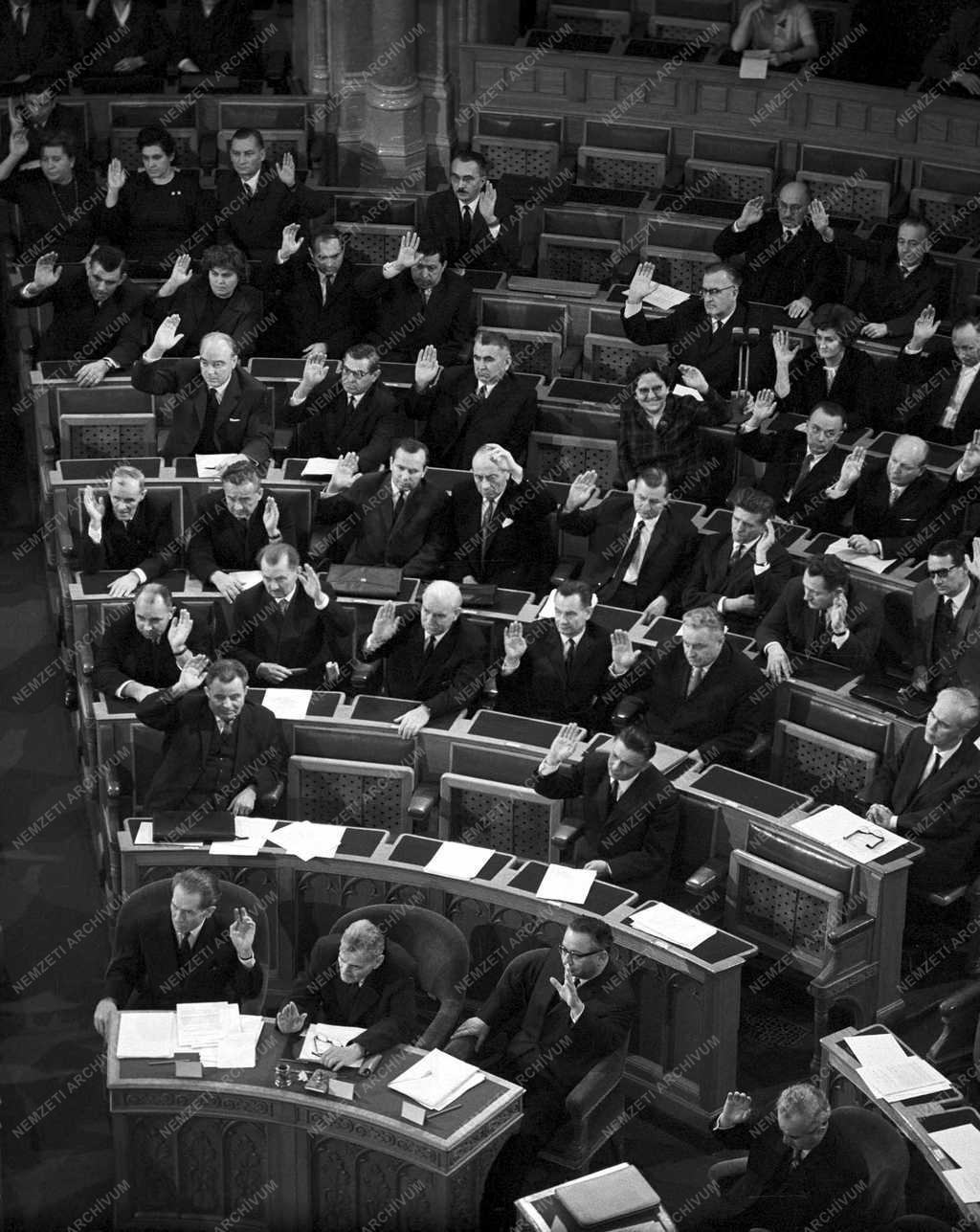 Belpolitika - Országgyűlés 1966-ban 