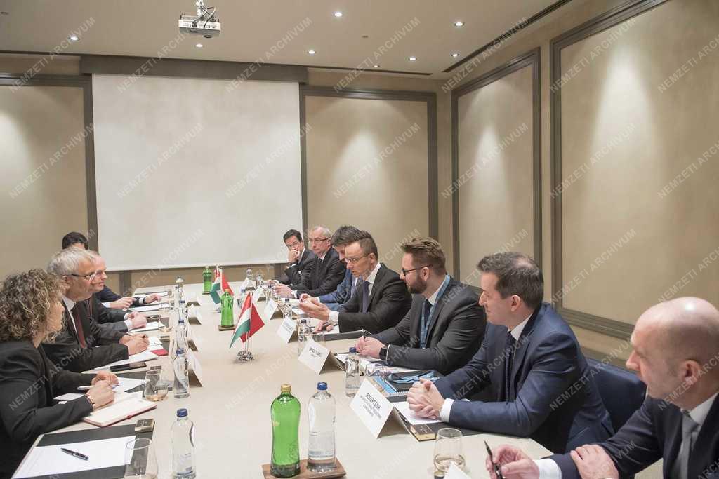 Szijjártó Péter Isztambulban