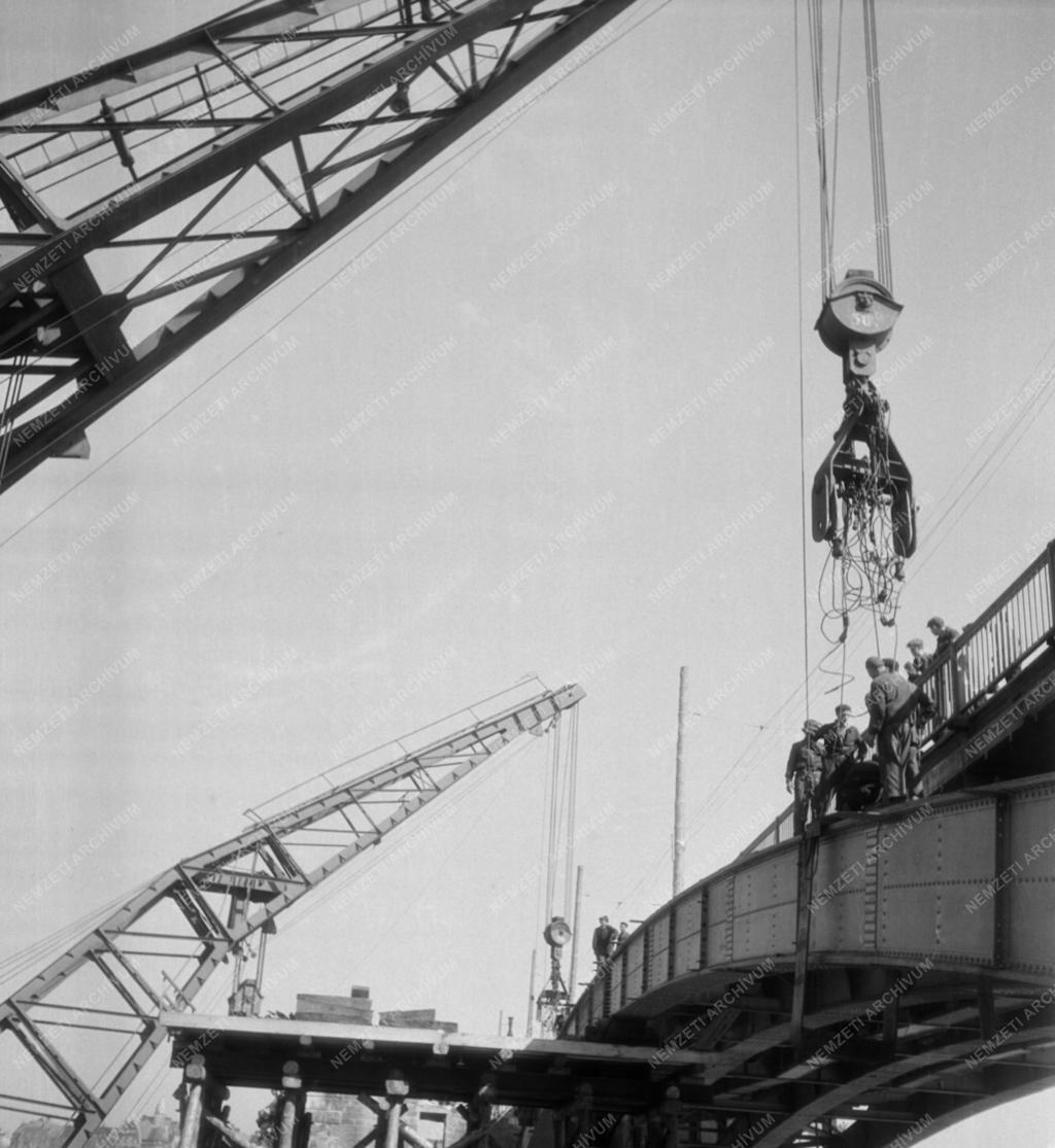 Építőipar - Újjáépül a Margit híd