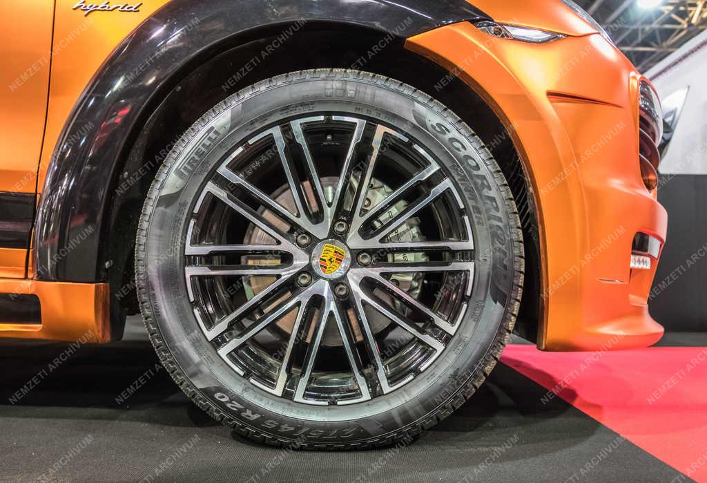 Közlekedés - Budapest - Autó, Motor és Tuning Show 