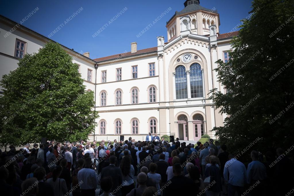 Voks 24 - Orbán Viktor országjáró kampánykörútja