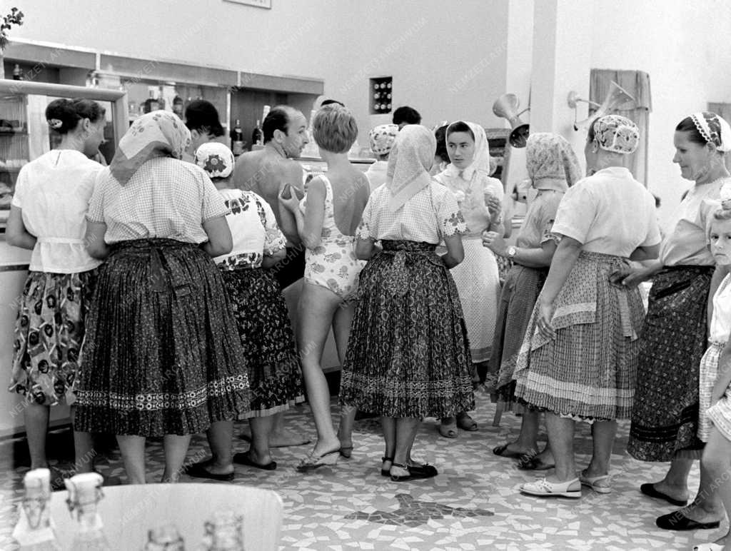 Nyaralás - Tóvendéglő a Szelidi-tónál