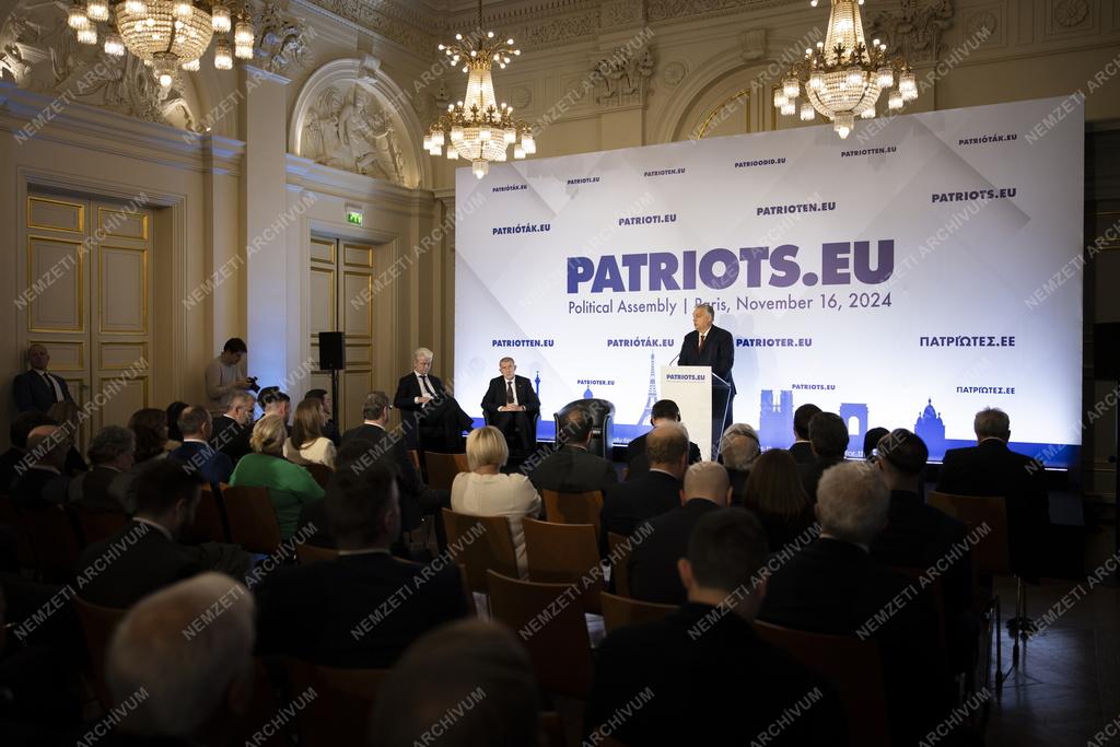 Orbán Viktor Párizsban a Patrióták pártcsalád közgyűlésén