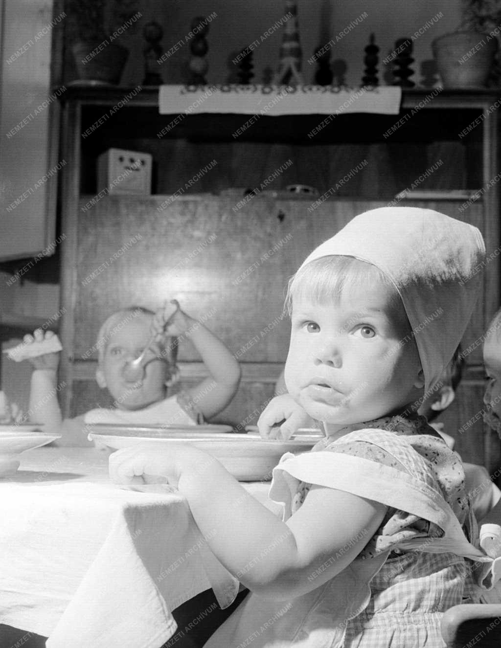 Önkormányzat - Csecsemőotthon