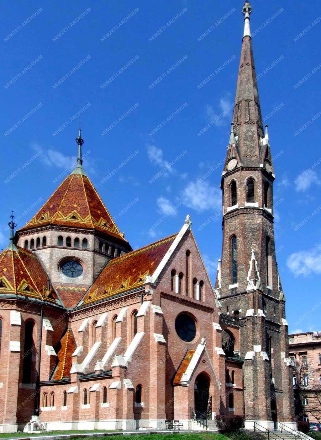 Egyházi épület - A Szilágyi Dezső téri református templom