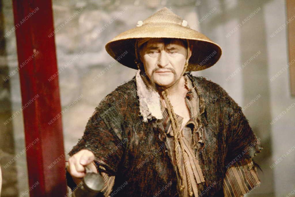 Kultúra - Film - A szecsuáni jólélek című tv-film forgatása