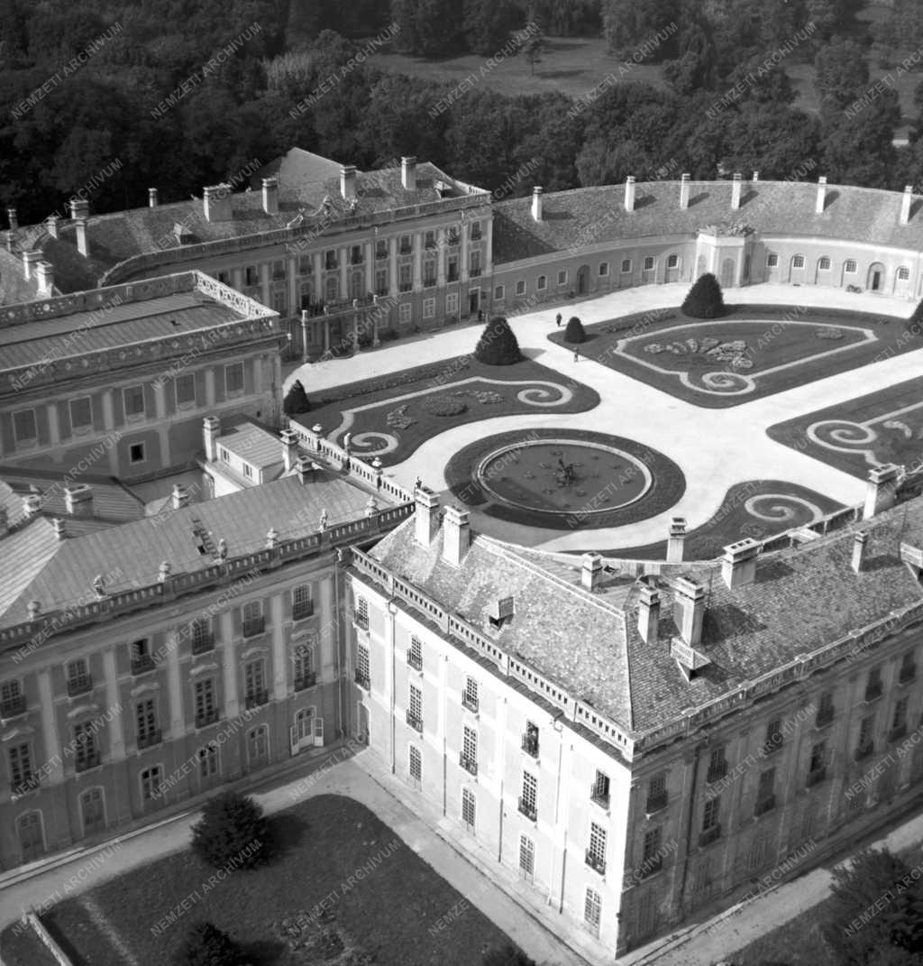 Táj - Esterházy kastély