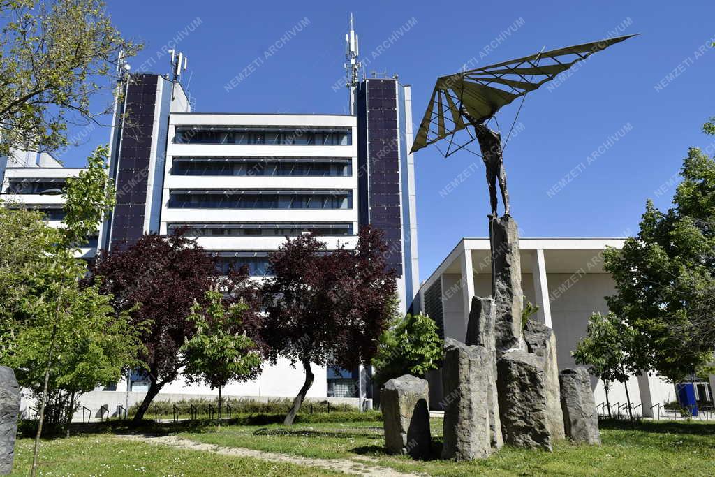 Városkép - Győr - Sárkányrepülő Ikarosz szobor