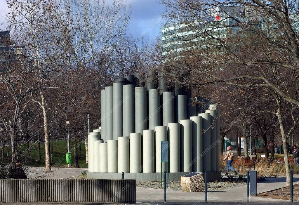 Városkép - Budapest - A Göncz Árpád városközpont parkja