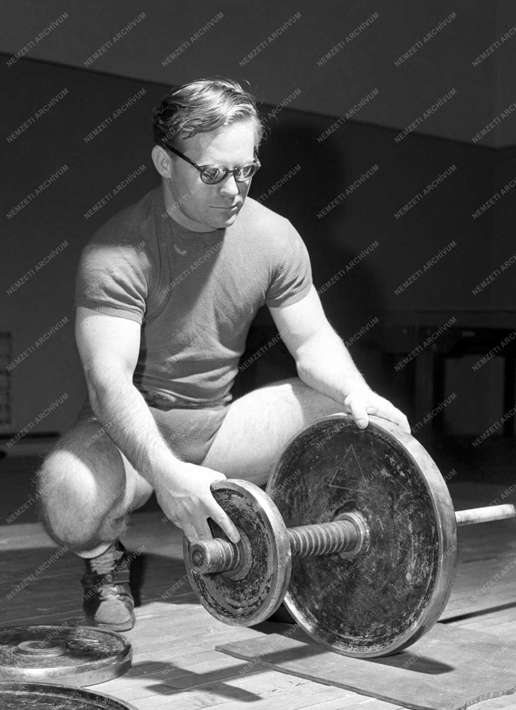 Sport - Súlyemelés - Veres Győző  