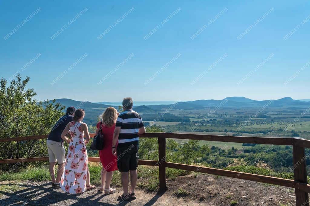 Turizmus - Monoszló - Hegyestű Geológiai bemutatóhely