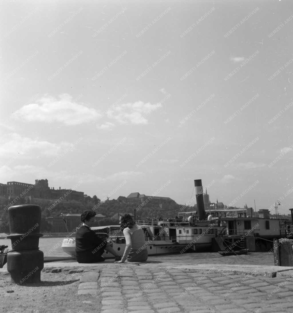 Életkép - Pesti Duna-part