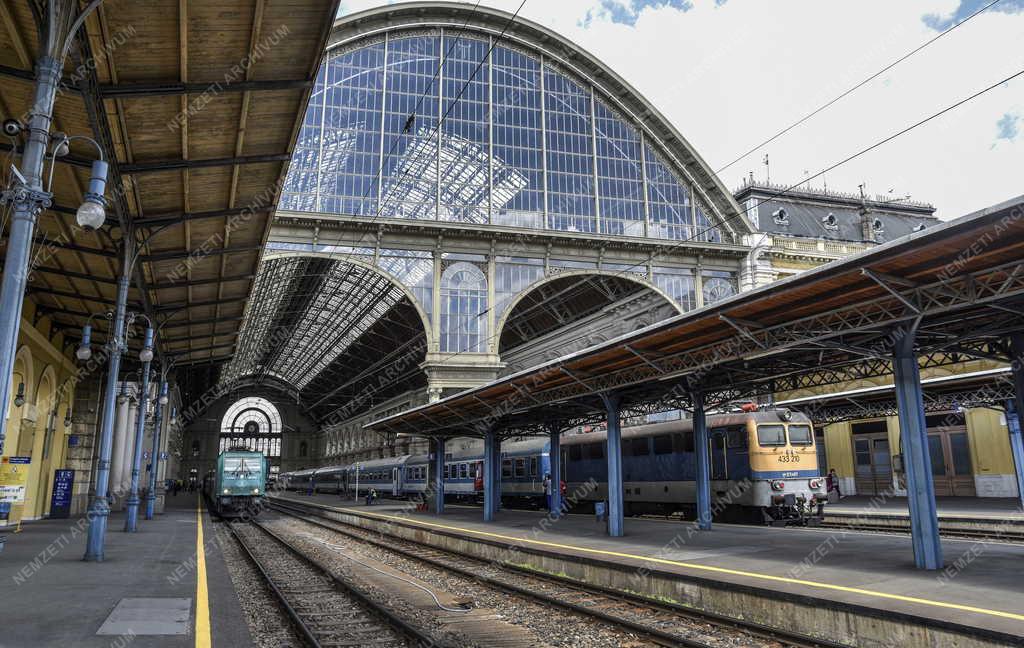 Közlekedés - Budapest - Keleti pályaudvar
