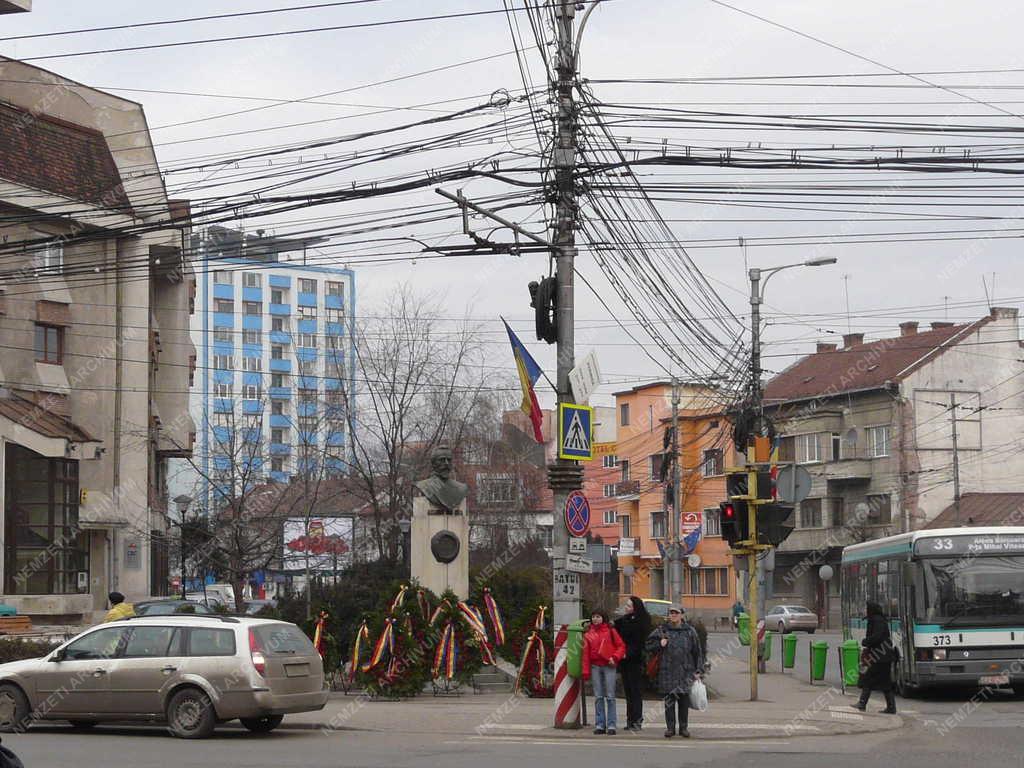 Kolozsvár - Utcakép vezetékekkel