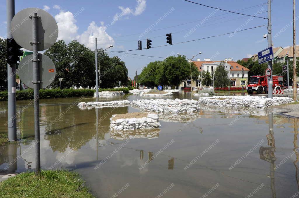 Árvíz - Vác - Az elöntött Földvári tér