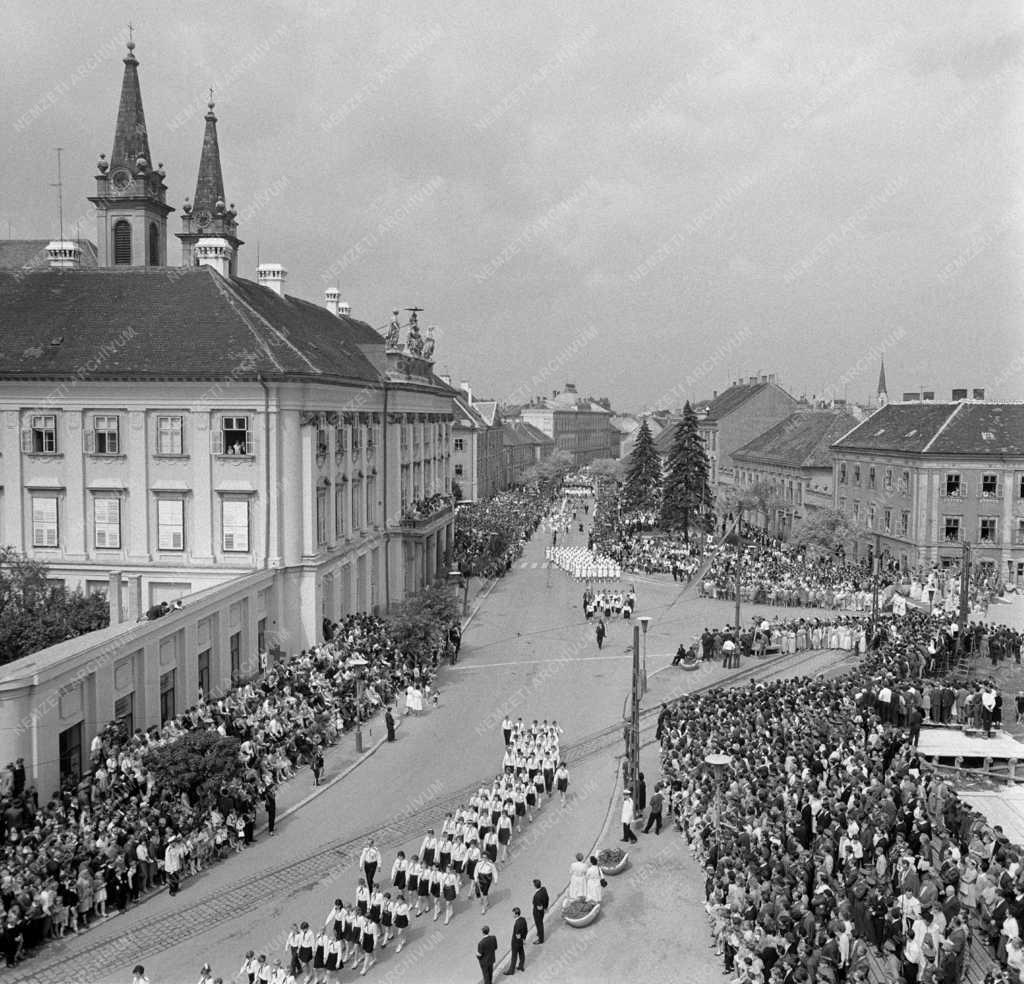 Szórakozás - Savaria Karnevál Szombathelyen 