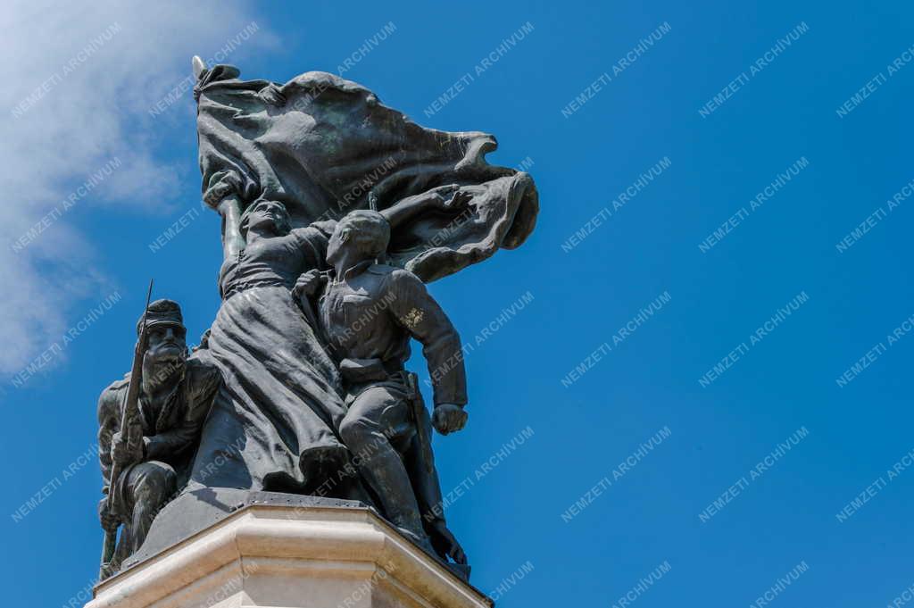 Városkép - Vác - Március 15. tér - I. világháborús emlékmű