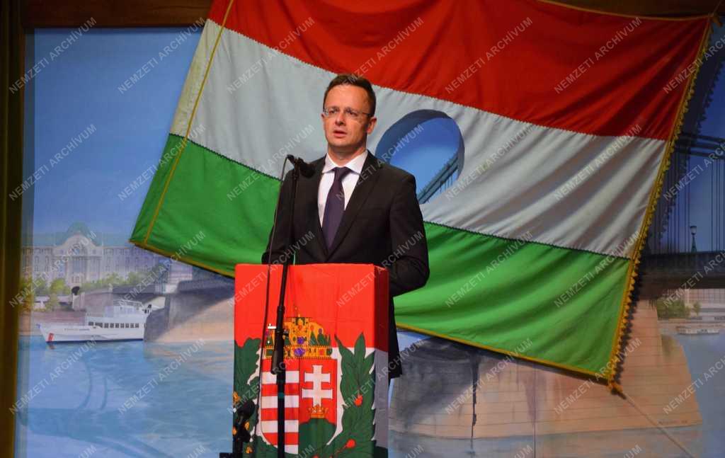 Szijjártó Péter Kanadában