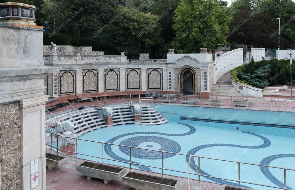 Koronavírus - Budapest - Zárva a Szent Gellért Gyógyfürdő