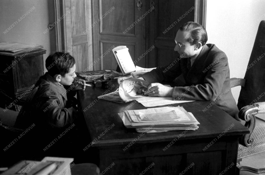 Misi (egy rikkancs) egy napja