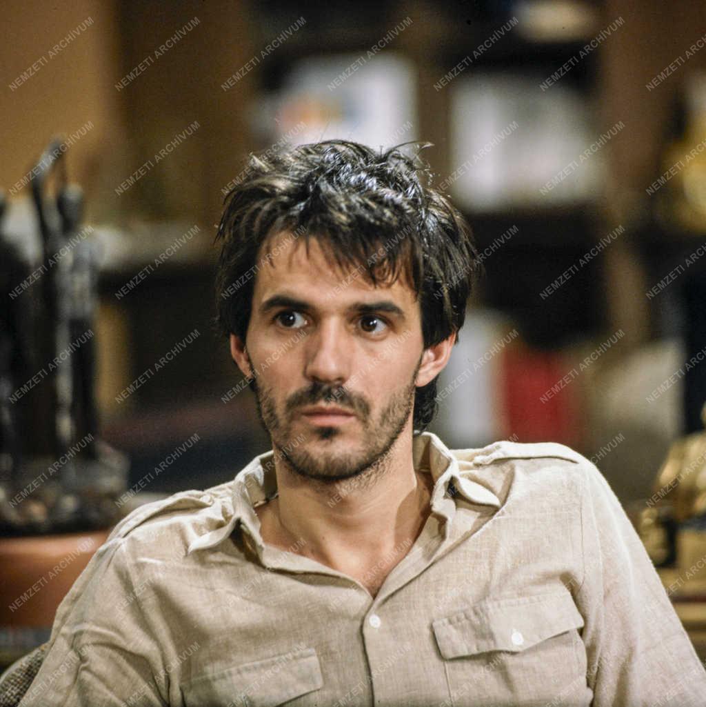 Kultúra - TV-film - Harmodios... és meg kell dögleni