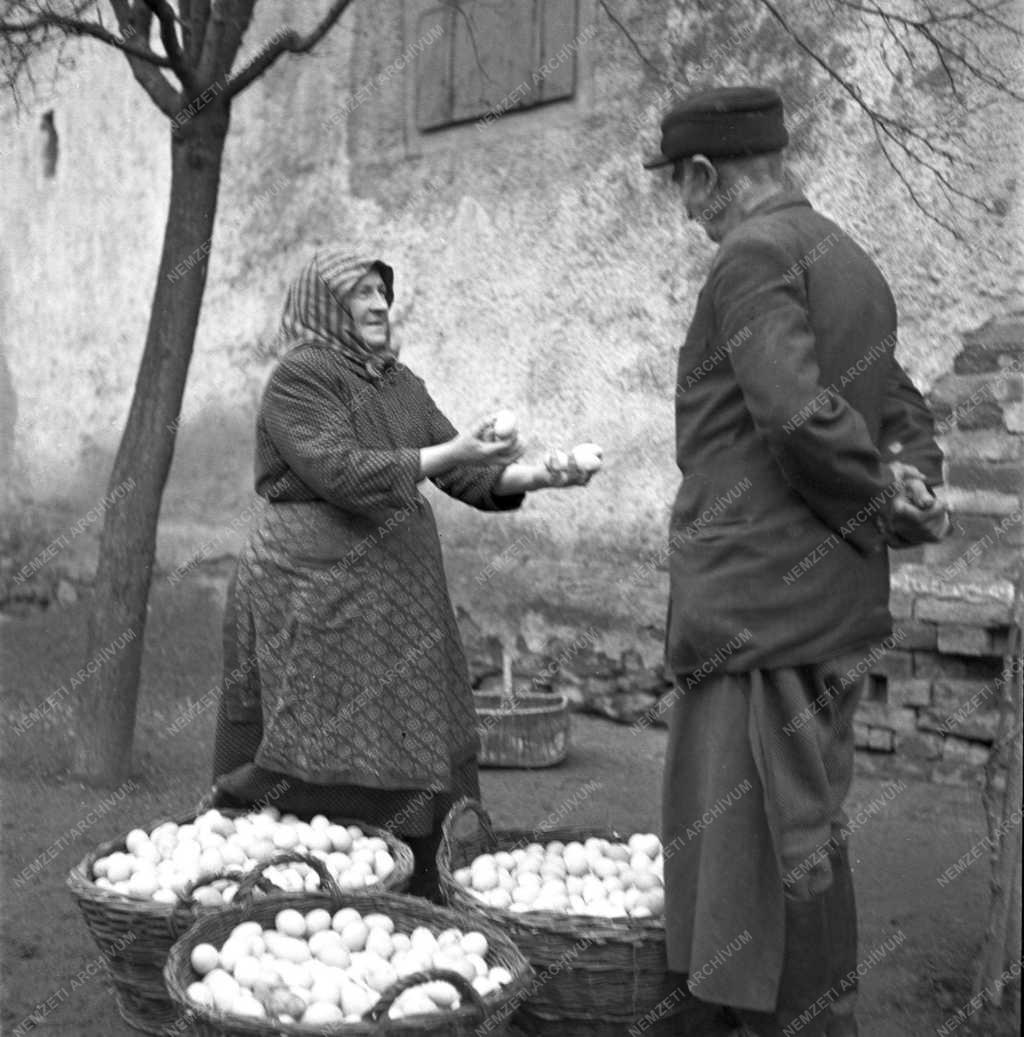 Életkép - Utcai tojásárus