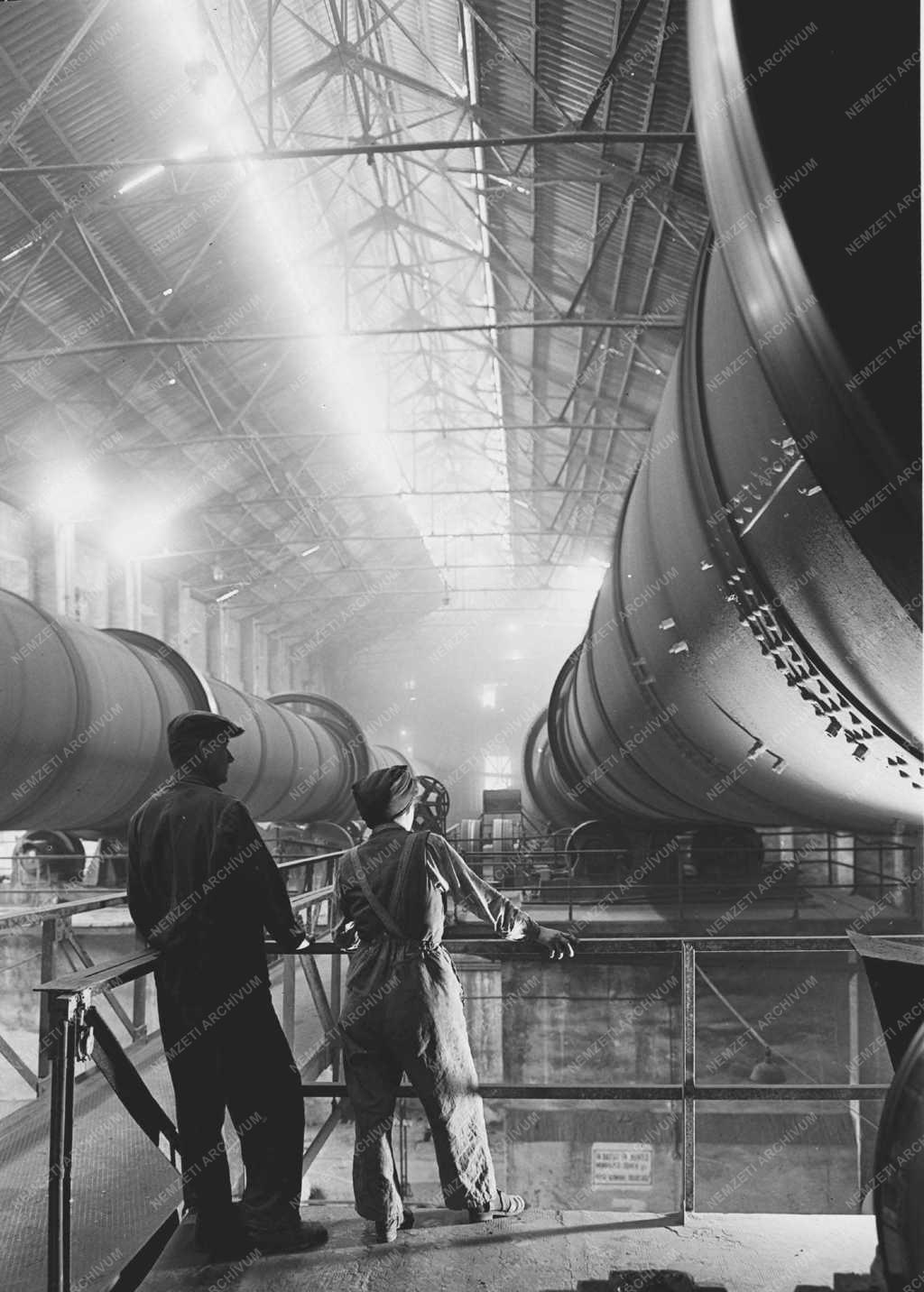 Gazdaság - Tatabányai Cement- és Mészművek
