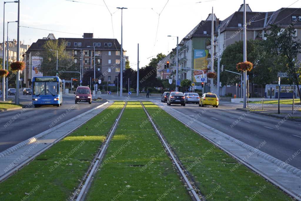 Közlekedés - Budapest - Felújított villamosvonal