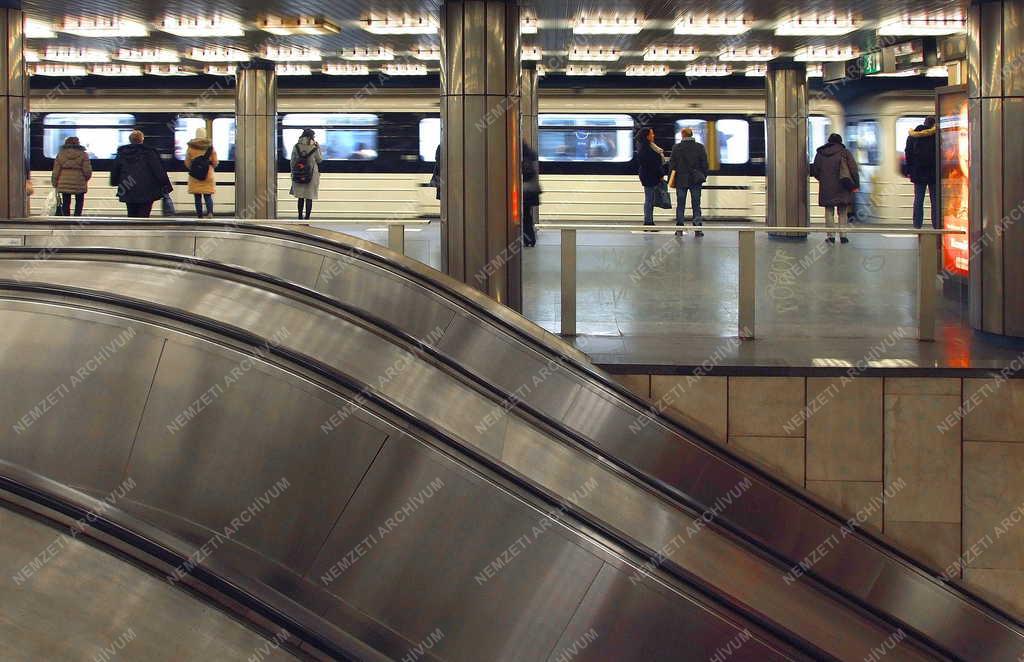 Közlekedés - Budapest - A 3-as metró Deák téri mélyállom?