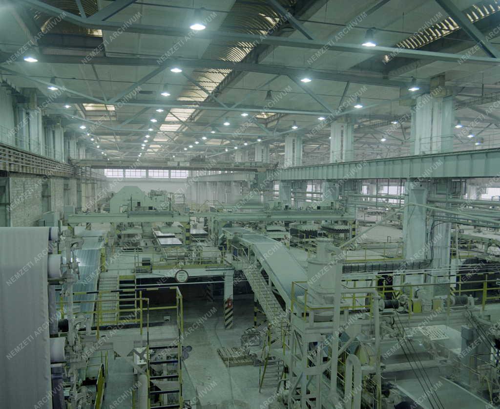 Ipar - Hullámpalagyártás a Cement- és Mészmű eternitgyárában