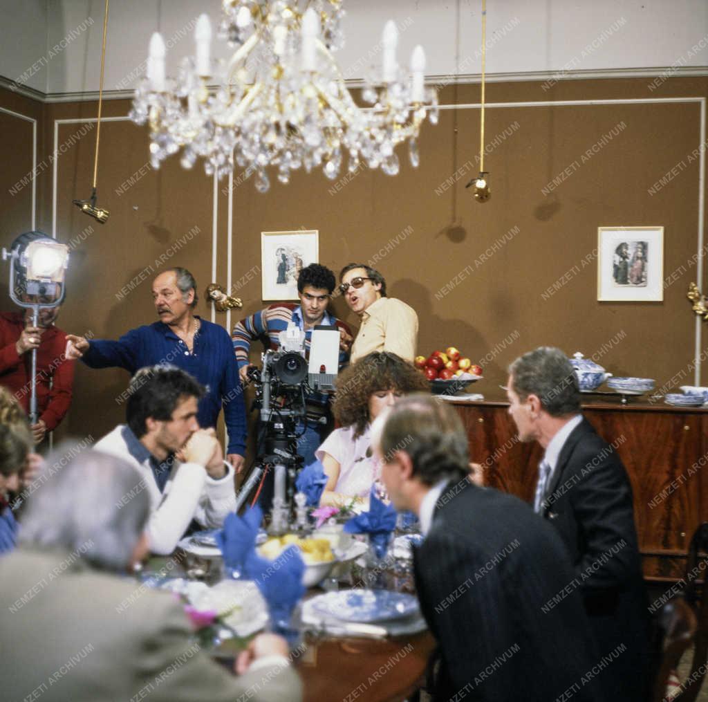 Kultúra - TV-film - Harmodios... és meg kell dögleni