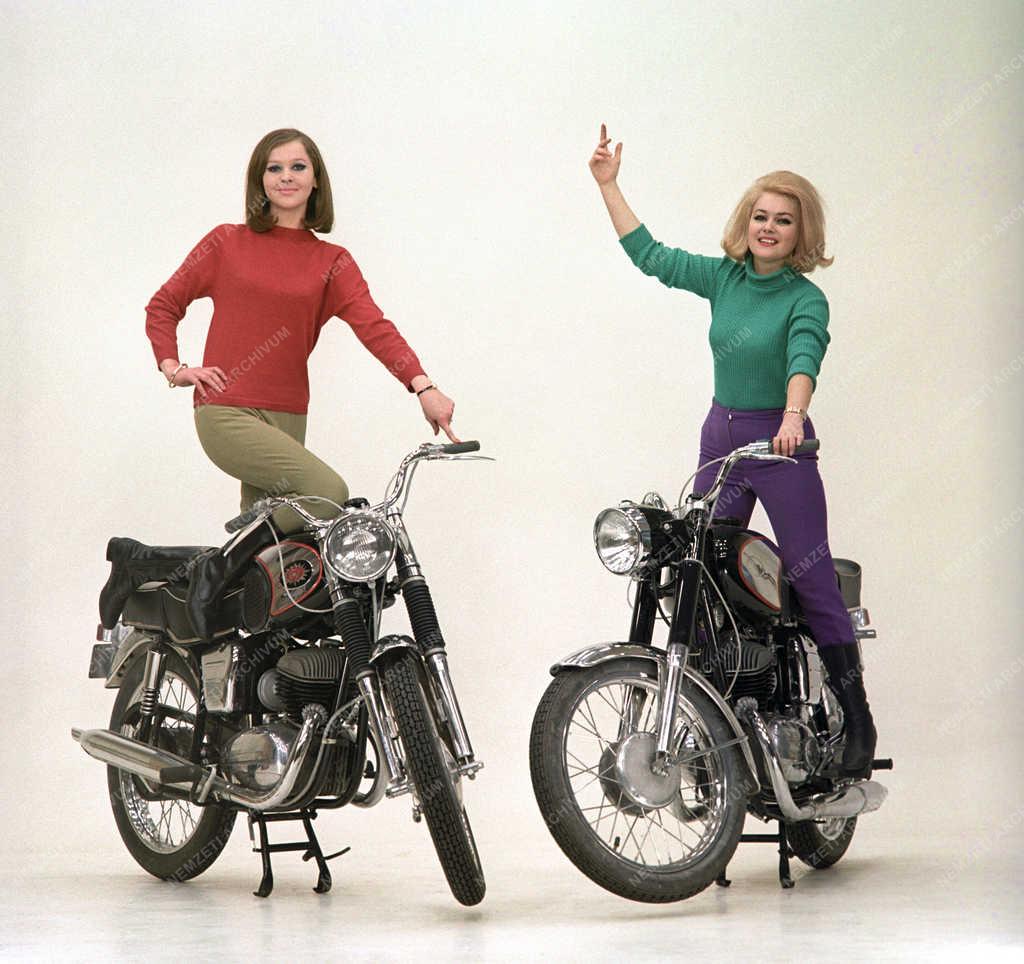 Közlekedés - Pannónia Triál motorkerékpár