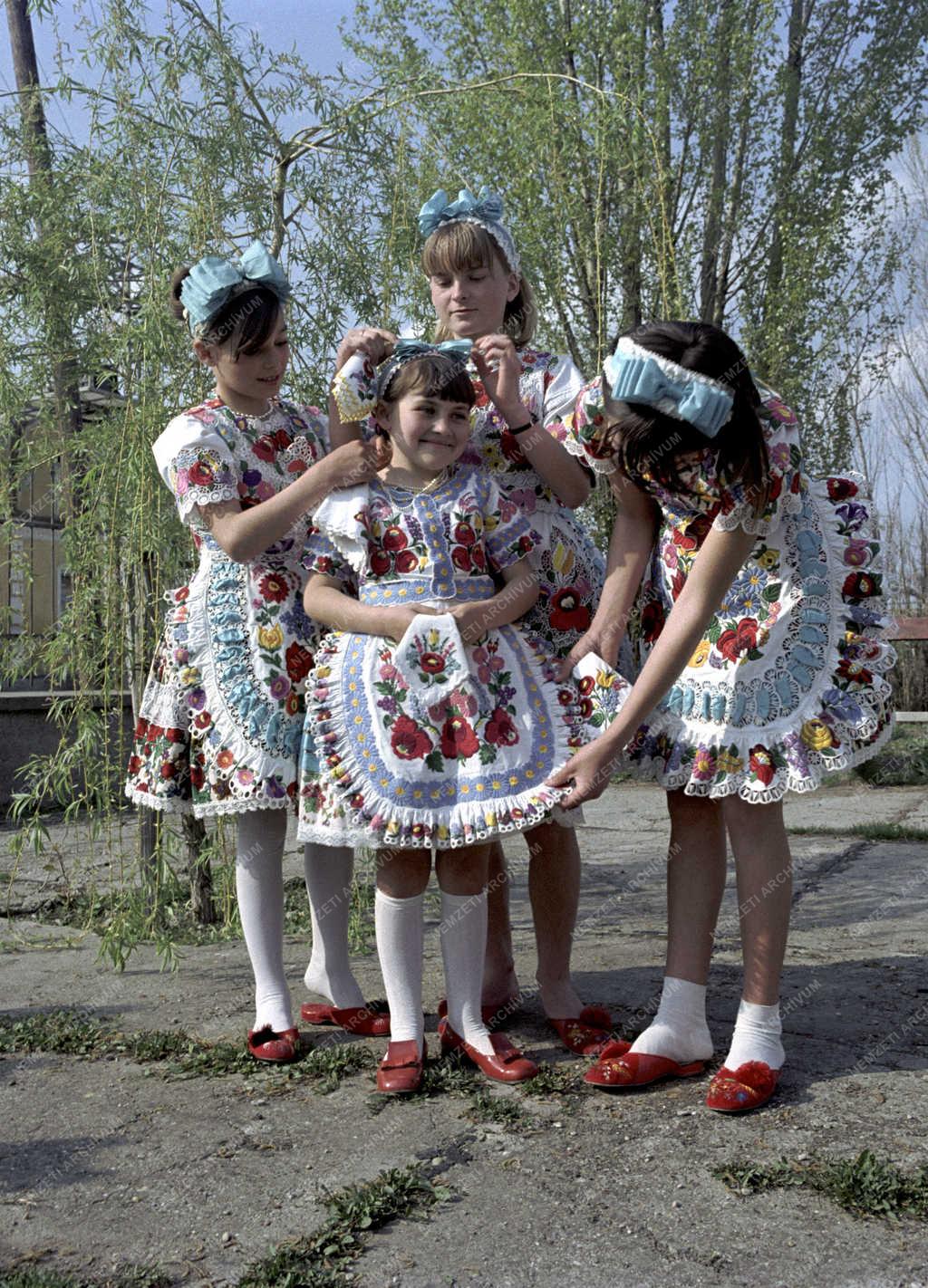 Folklór - Kalocsai népviselet