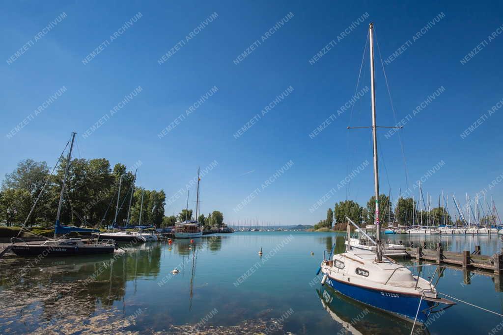 Tájkép - Balatonföldvár - Vitorláshajók 