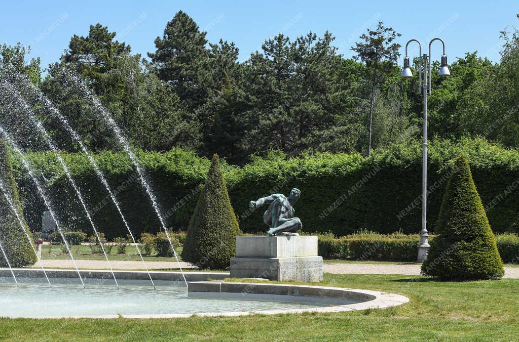 Városkép - Debrecen - Az egyetem francia parkja 