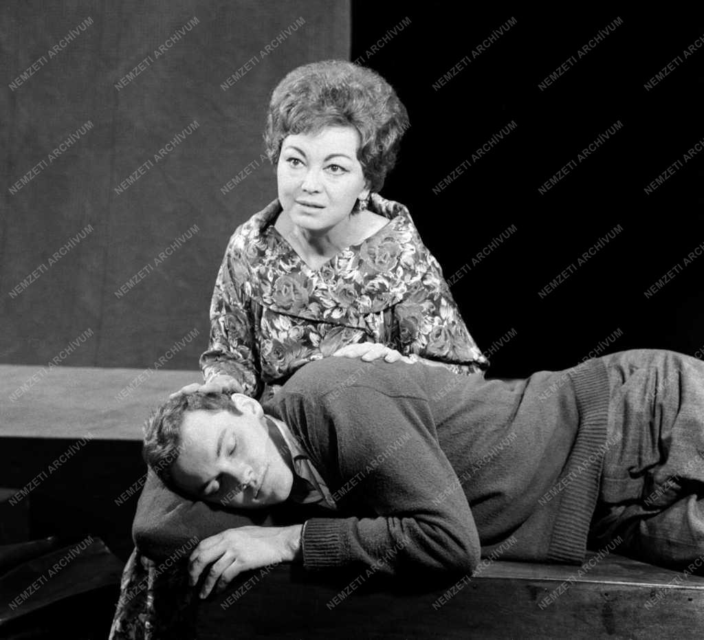 Kultúra - Szegedi Nemzeti Színház - Viktor Rozov: Úton