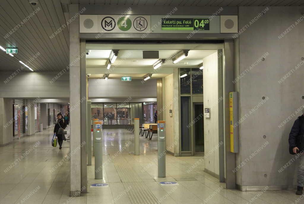 Közlekedés - Budapest - Kelenföldi vasútállomás M4-es metróvonal állomása