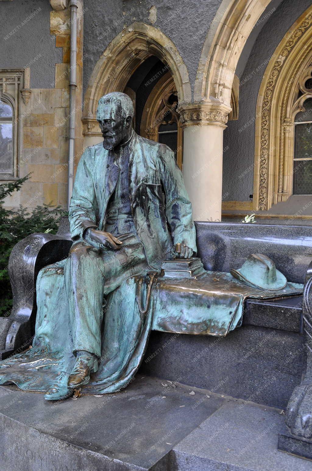 Városkép - Budapest - Városliget - Károlyi Sándor gróf szobra