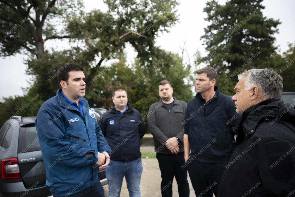 Orbán Viktor ellenőrizte az árvízvédelmi felkészülést