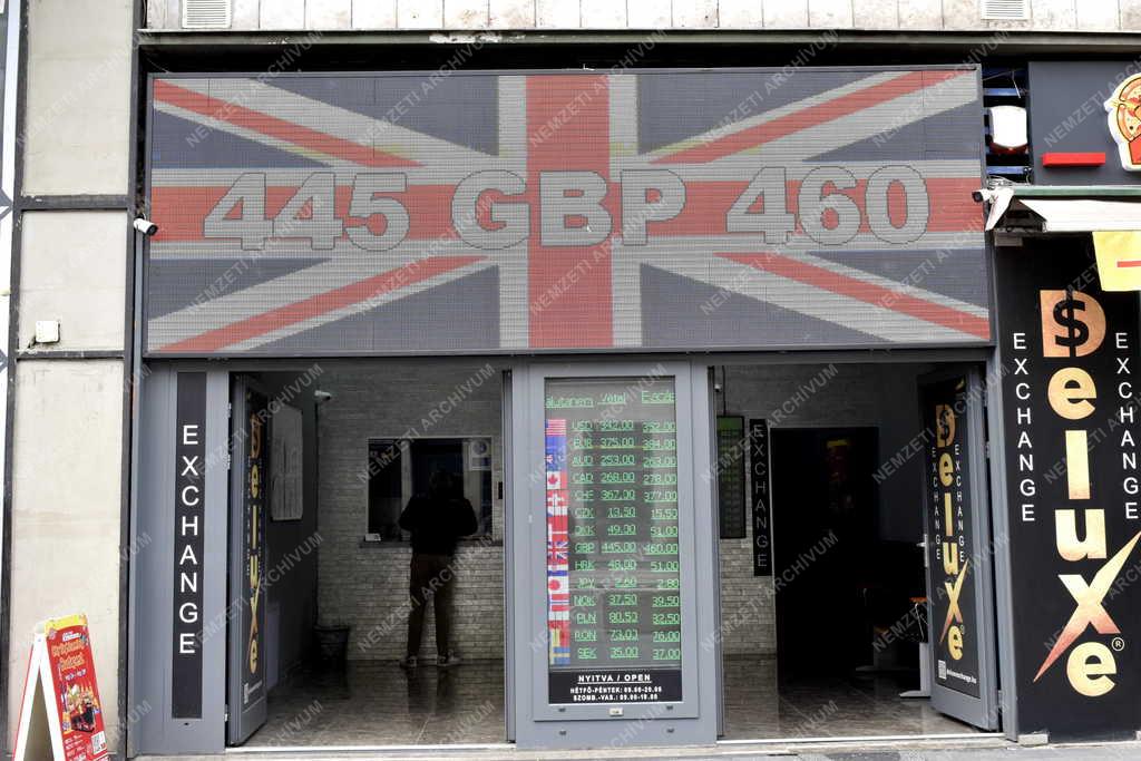 Pénzügy - Budapest - Valutaváltó iroda a belvárosban