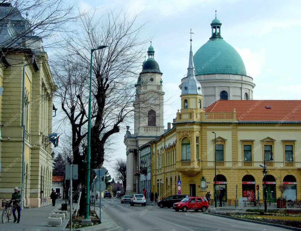 Városkép - Cegléd - A Kossuth tér 