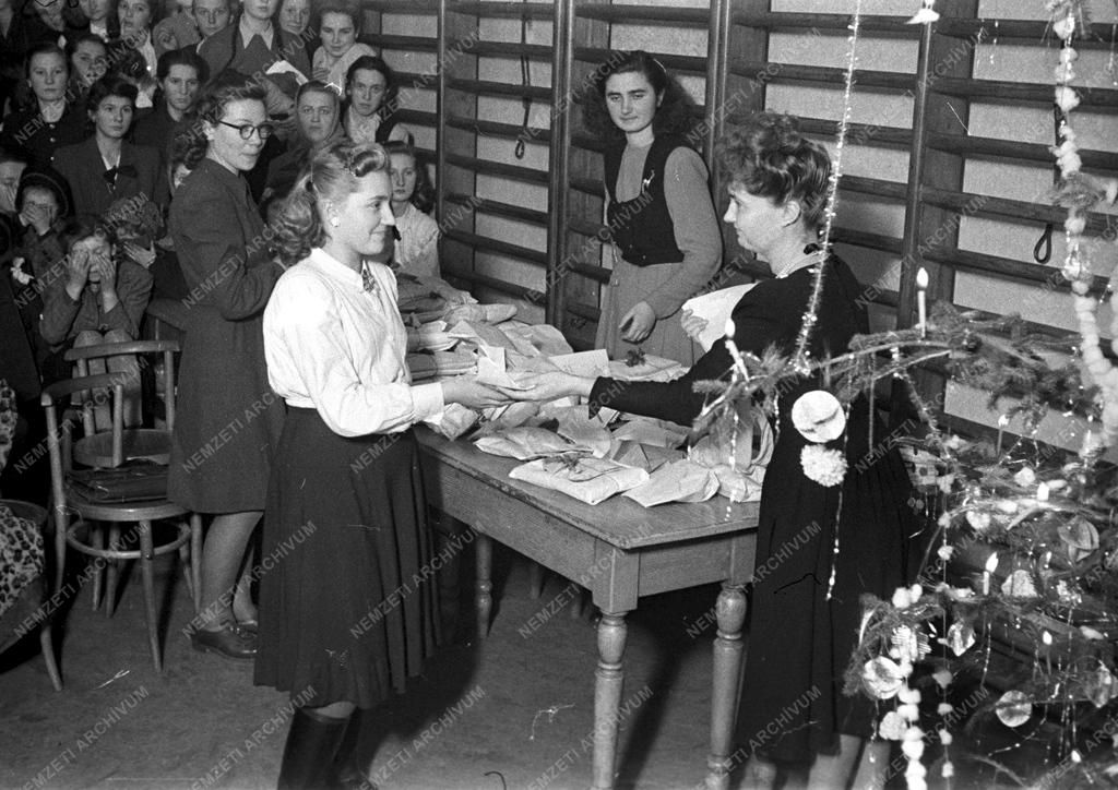 Vegyes - Közeleg a karácsony