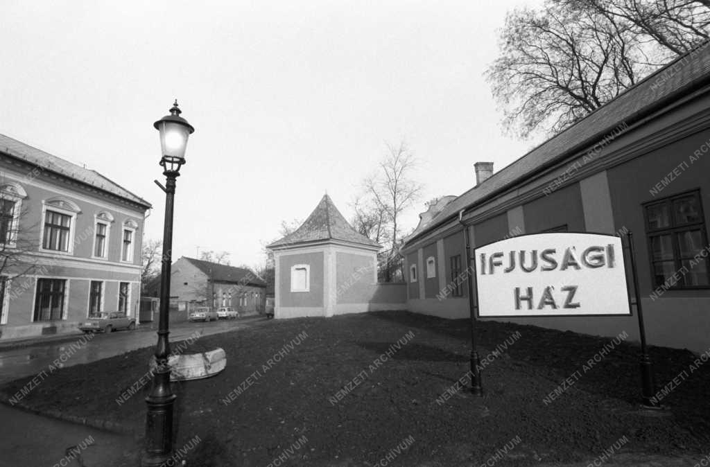 Kultúra - Ifjúsági Ház a Grassalkovich-kastélyban