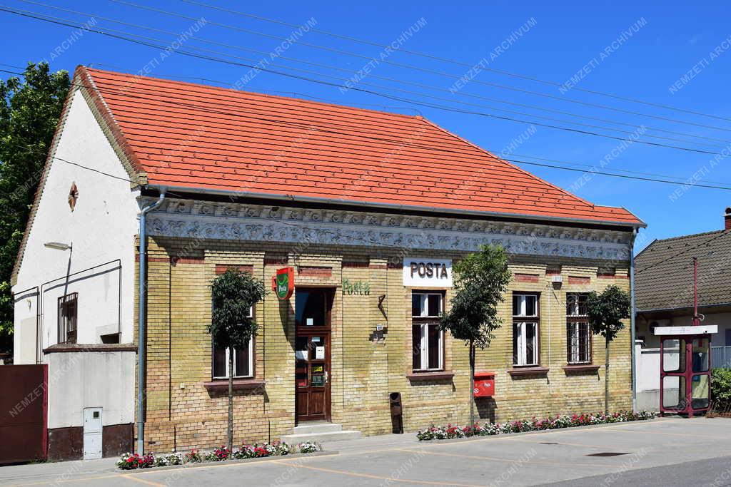 Szolgáltatás - Harta - Postahivatal