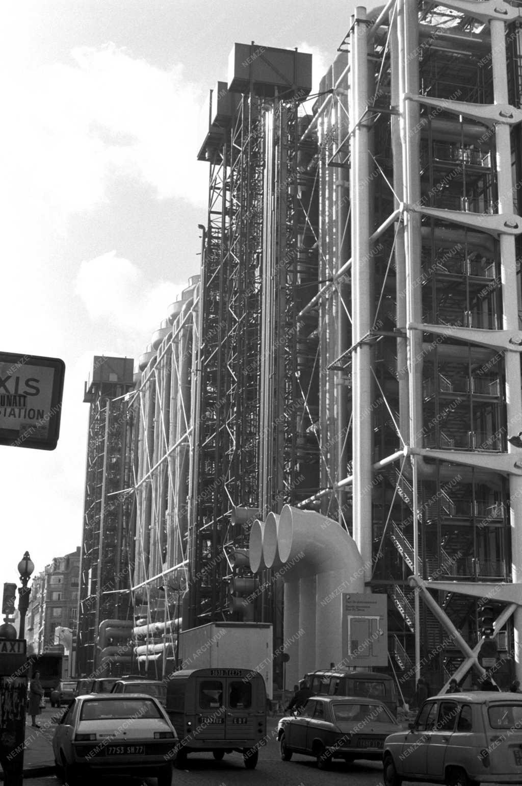 Párizs - Városkép - Pompidou Központ