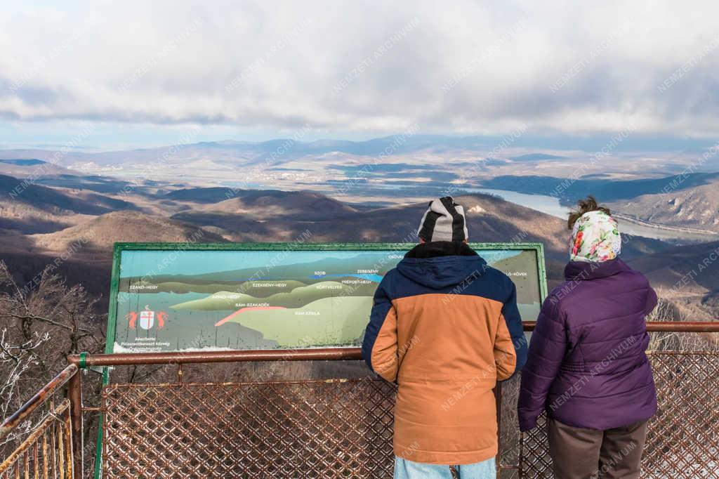 Turizmus - Dobogókő - Téli erdő