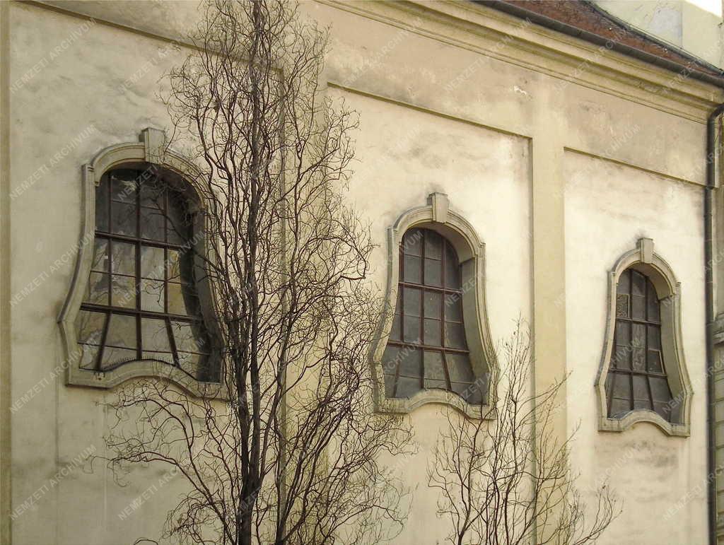 Egyházi épület - Budapest - Szent Anna templom