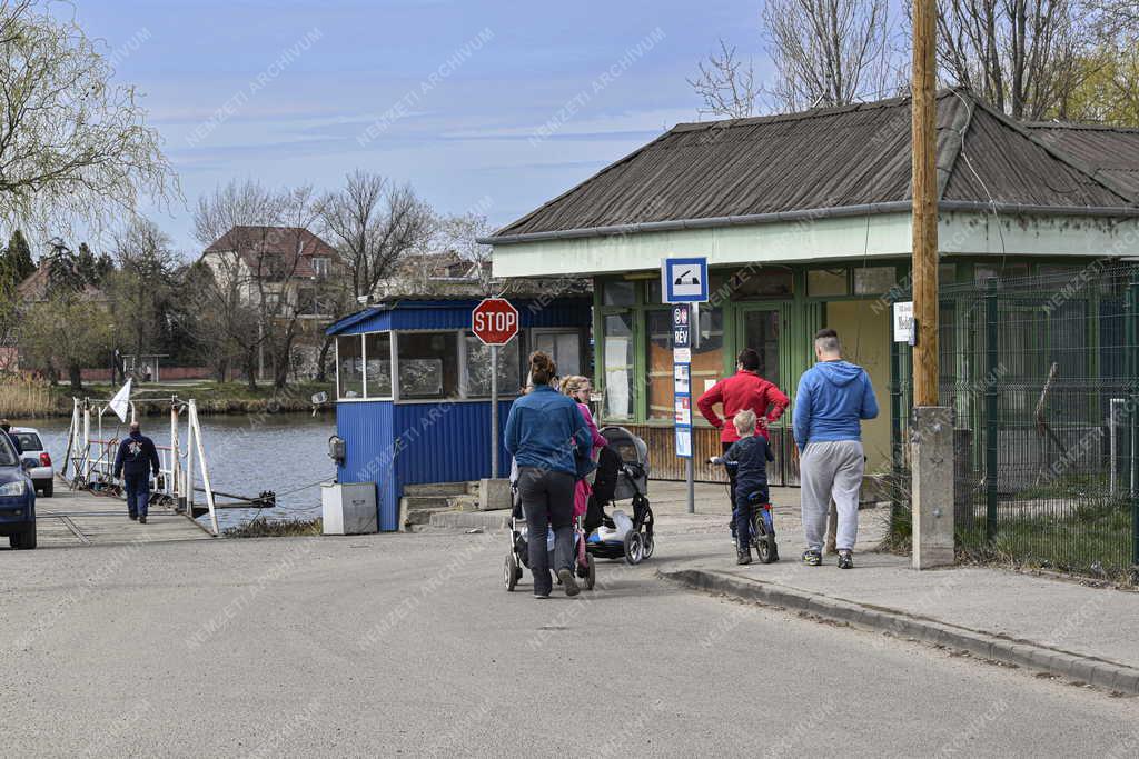 Közlekedés - Budapest - D14-es kompjárat