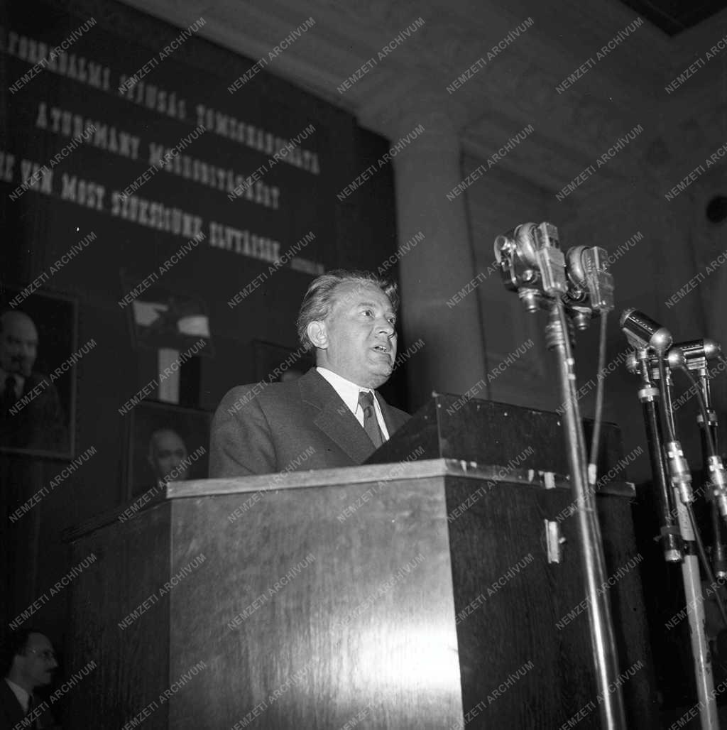 Oktatás - A Lenin Intézet névadó ünnepsége