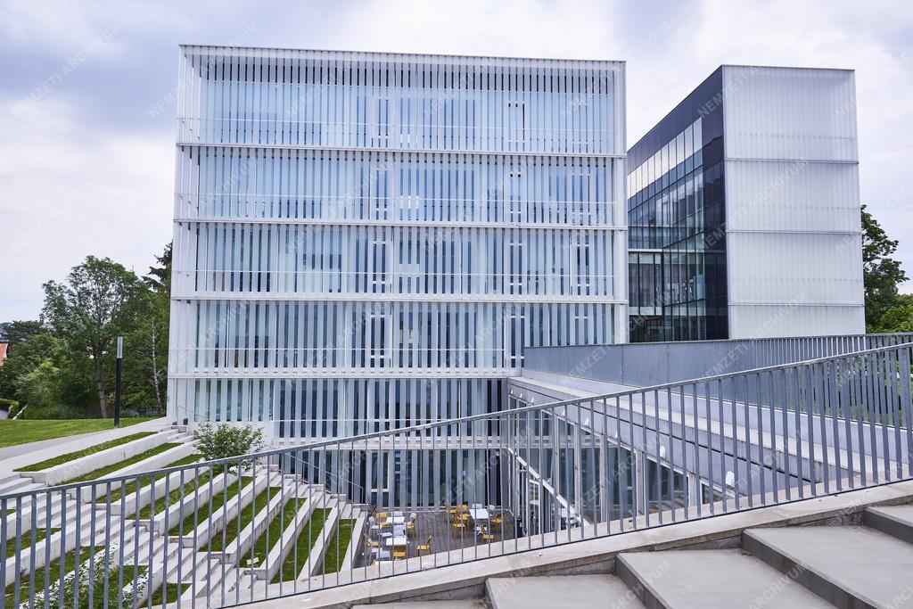 Oktatás - Budapest - Moholy-Nagy Művészeti Egyetem